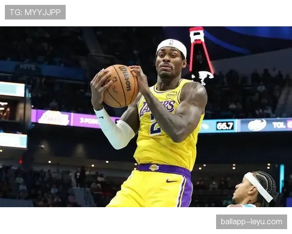 范德比尔特季后赛抢断惊艳全场，成球队防守关键先生