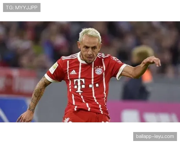 拉菲尼亚英超回归传闻再起，转会动向持续升温