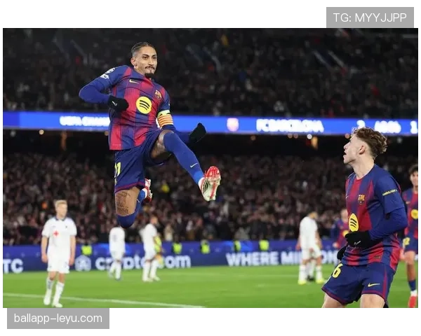 拉菲尼亚维多利亚首秀大放异彩，强势助球队斩获关键胜利