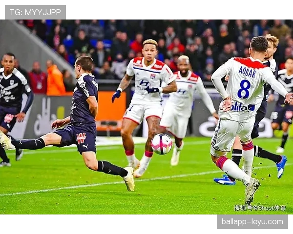 帕尔马锋线火力全开，状态回暖强势搅局积分争夺战