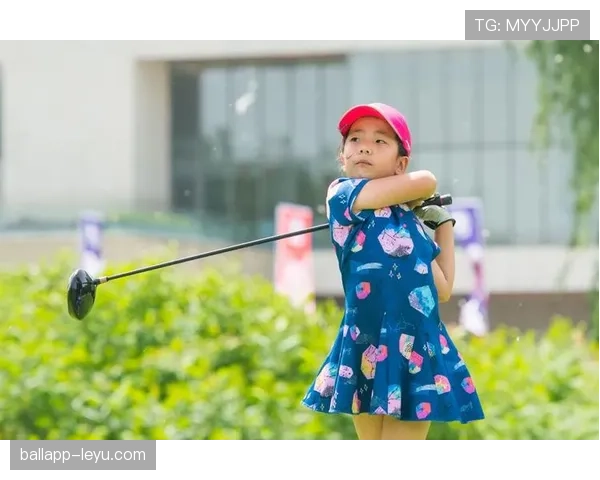 拉菲尼亚家庭生活近况曝光，展现赛场外真实一面