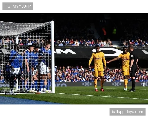 故意回传门将为何不算犯规？规则拆解守门员接球禁区限制