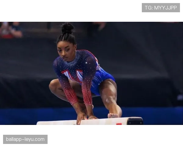 西蒙·拜尔斯训练完直接啃冰块？这自律程度我连边都摸不着